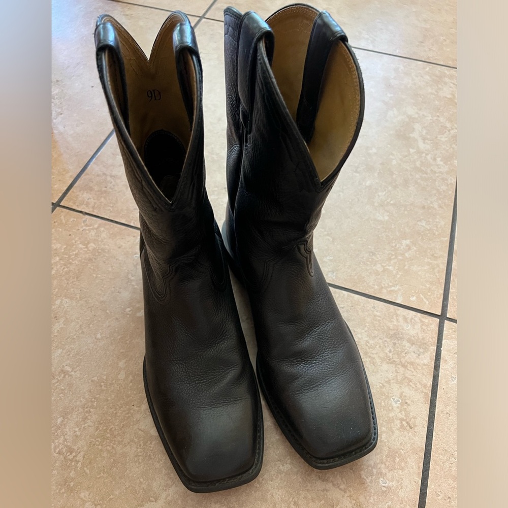 Men’s Ariat boots size 9D